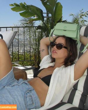 Emma Brooks photo #1223