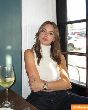 Emma Brooks photo #1225