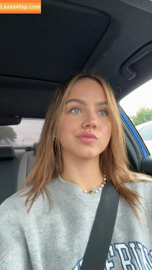 Emma Brooks photo #1251