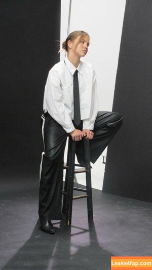 Emma Brooks photo #1270