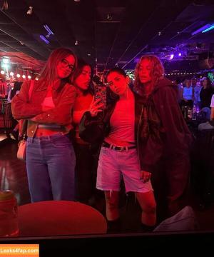 Emma Brooks photo #1296