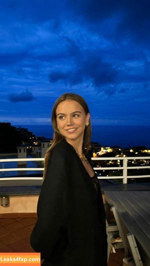 Emma Brooks photo #1300