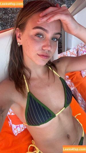 Emma Brooks photo #1303