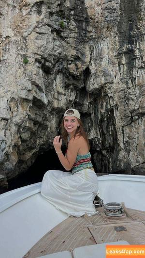 Emma Brooks photo #1332