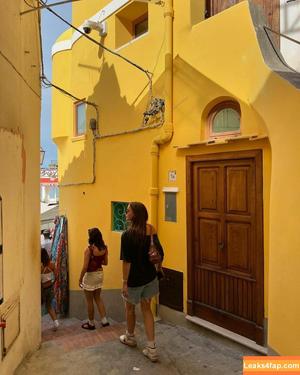 Emma Brooks photo #1340