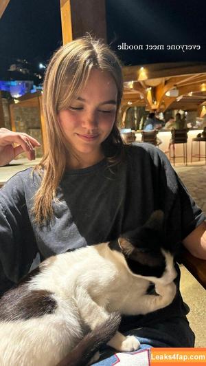 Emma Brooks photo #1356