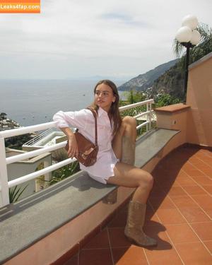 Emma Brooks photo #1361