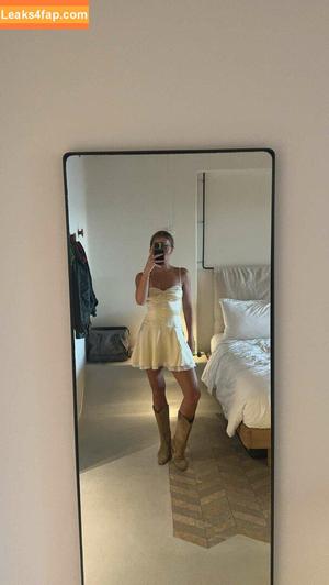 Emma Brooks photo #1369