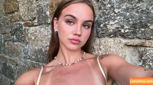 Emma Brooks photo #1370