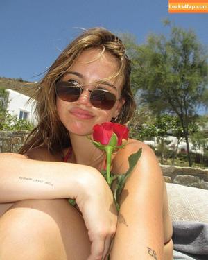 Emma Brooks photo #1373