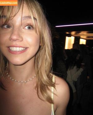 Emma Brooks photo #1398