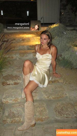 Emma Brooks photo #1412