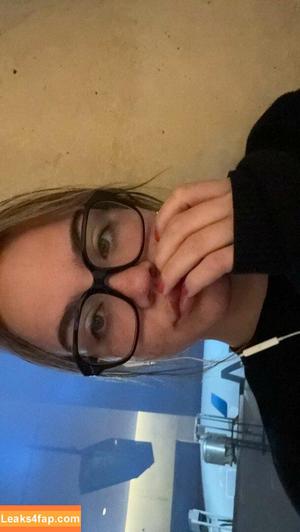 Emma Brooks photo #1456