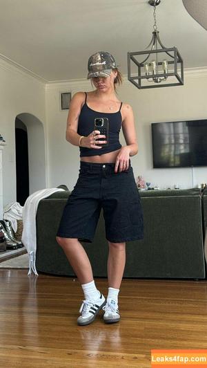 Emma Brooks photo #1465