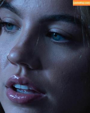 Emma Brooks photo #1477