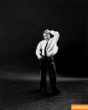 Emma Brooks photo #1478