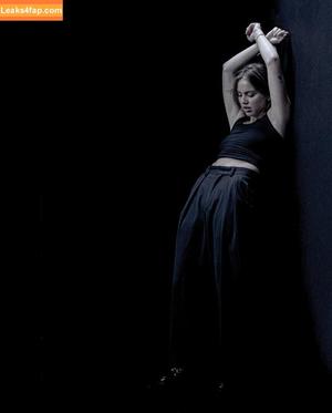 Emma Brooks photo #1481