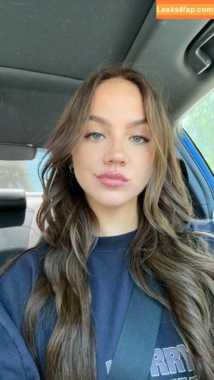 Emma Brooks photo #1514