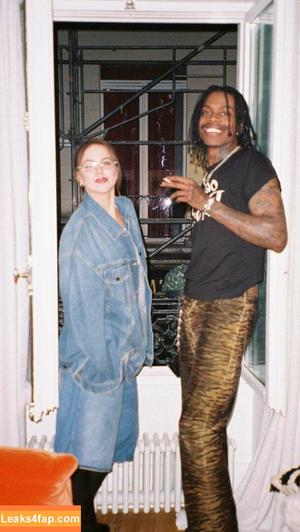 Emma Brooks photo #1624