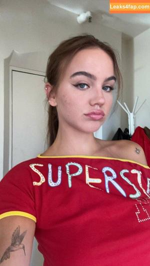 Emma Brooks photo #1661