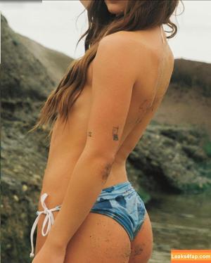 Emma Brooks photo #1676