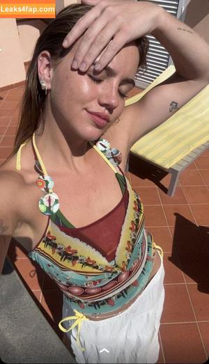 Emma Brooks photo #1682