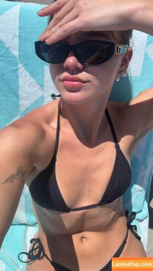 Emma Brooks photo #1724