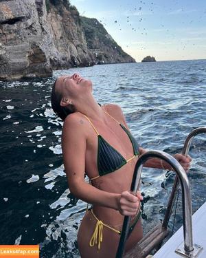 Emma Brooks photo #1732