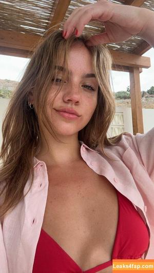 Emma Brooks photo #1746