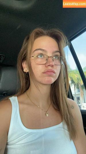 Emma Brooks photo #1747