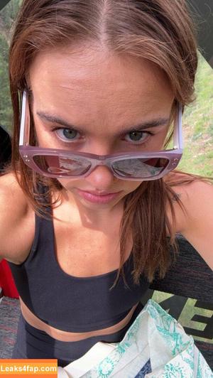 Emma Brooks photo #1762