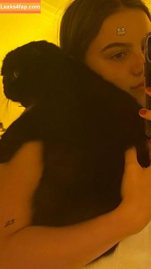 Emma Brooks photo #1797