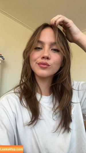 Emma Brooks photo #1803