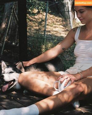 Emma Brooks photo #1836