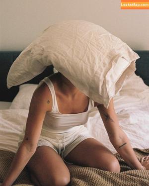 Emma Brooks photo #1837