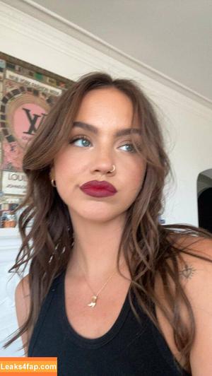 Emma Brooks photo #1842