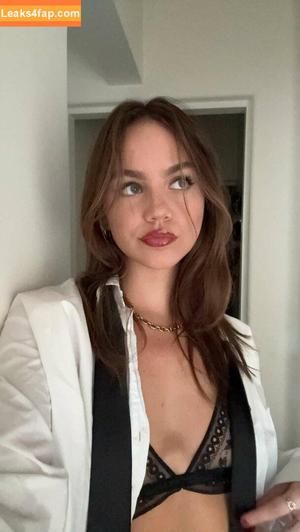 Emma Brooks photo #1848