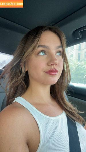 Emma Brooks photo #1850