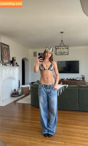 Emma Brooks photo #1851