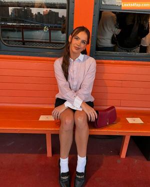 Emma Brooks photo #1931