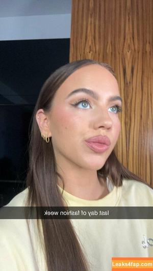 Emma Brooks photo #1932