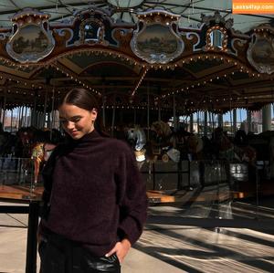 Emma Brooks photo #1946