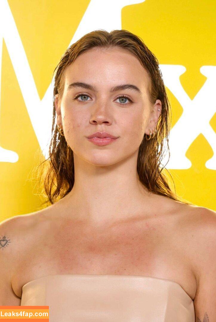 Emma Brooks / emma_brooks / emmabrooks leaked photo photo #2096