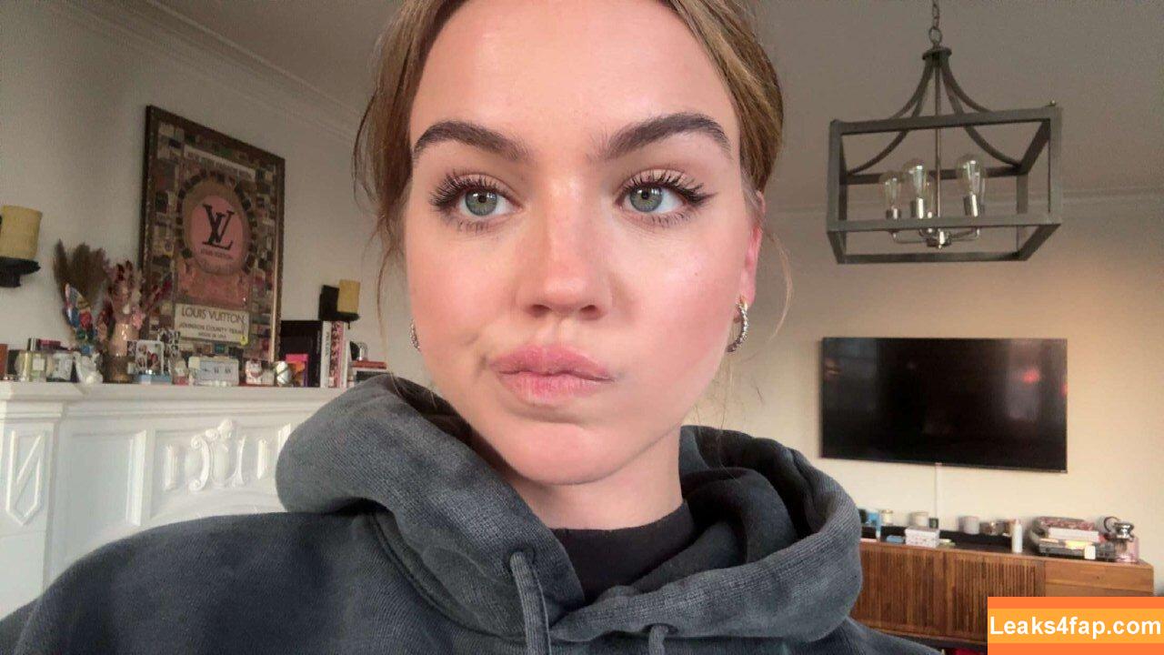 Emma Brooks / emma_brooks / emmabrooks leaked photo photo #2566