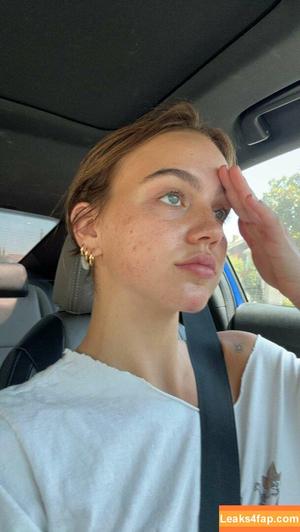 Emma Brooks photo #2037