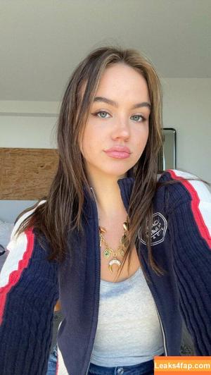 Emma Brooks photo #2066