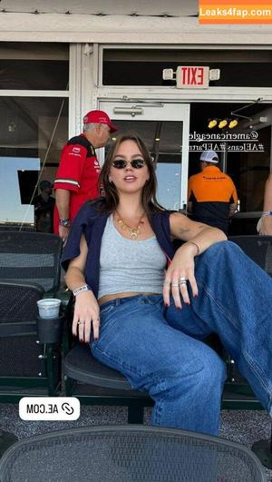 Emma Brooks photo #2067