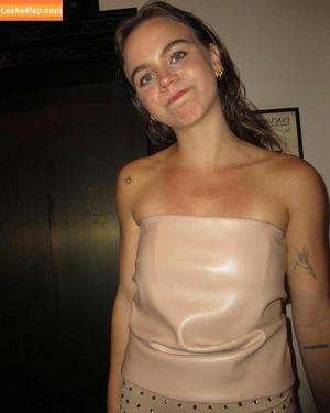 Emma Brooks photo #2103