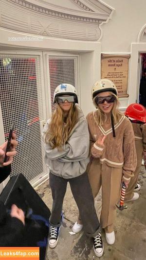 Emma Brooks фото #2152