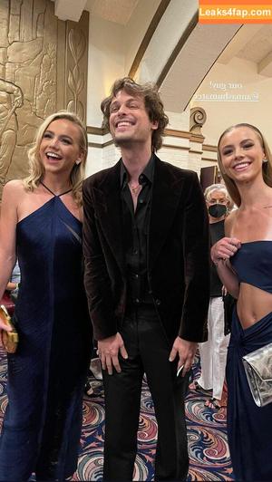 Emma Brooks фото #2153